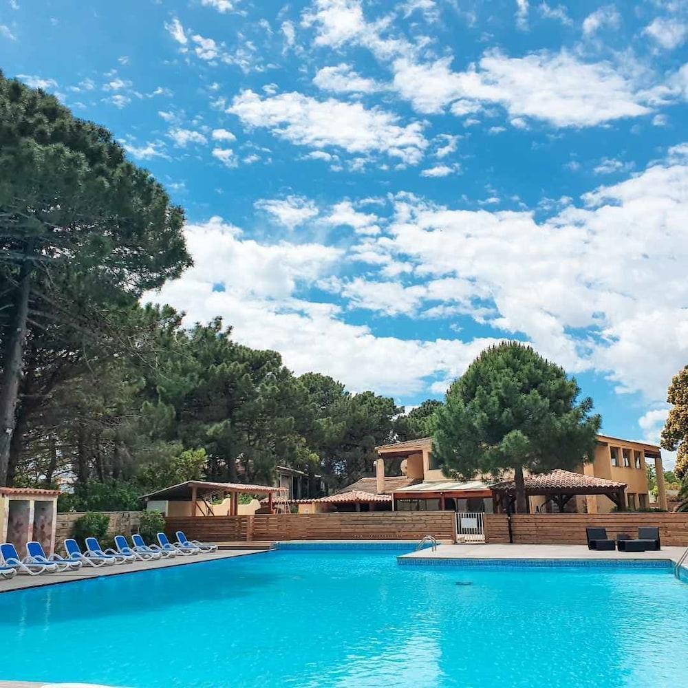 Residence Fiori Di Cala Rossa Lecci Kültér fotó