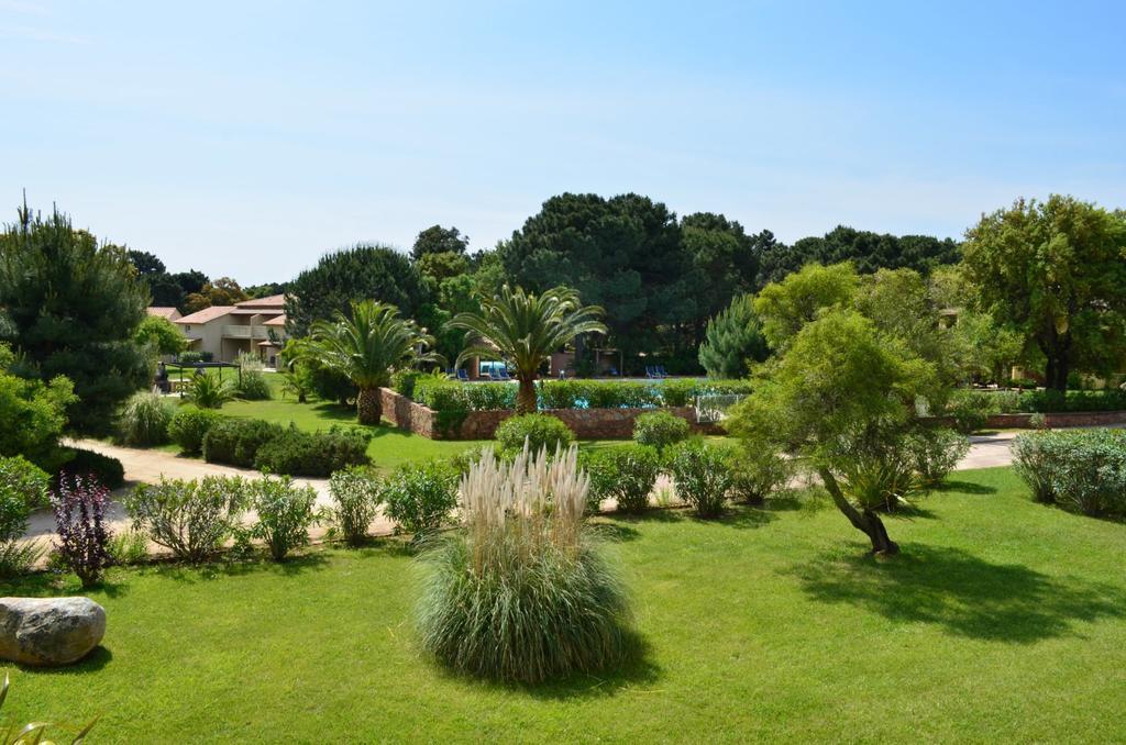 Residence Fiori Di Cala Rossa Lecci Kültér fotó