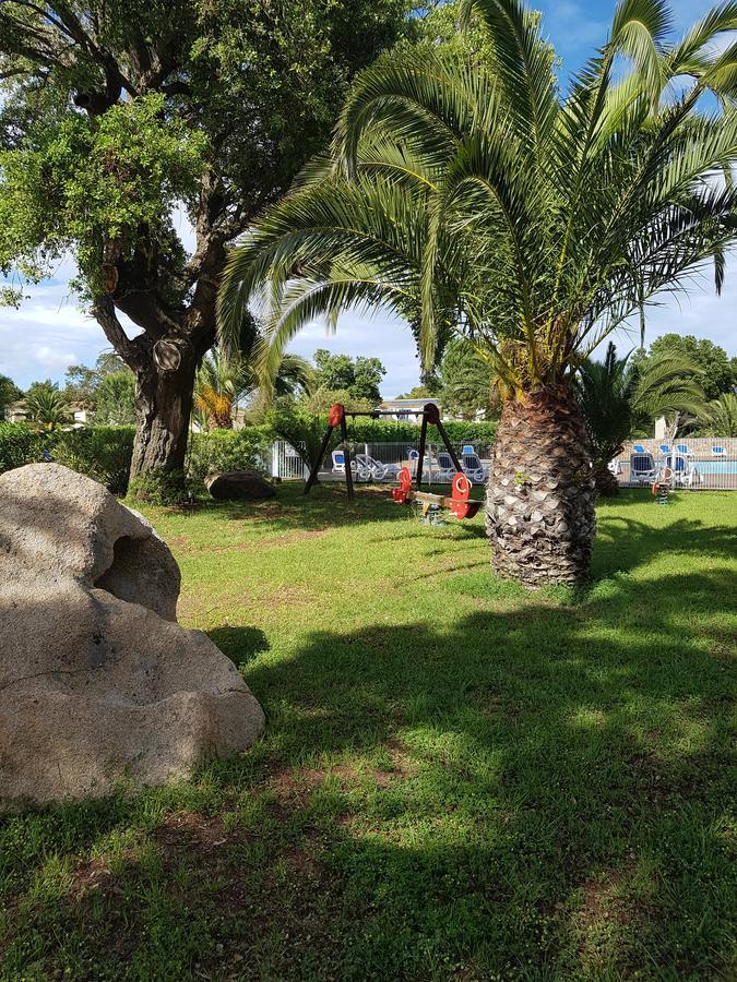 Residence Fiori Di Cala Rossa Lecci Kültér fotó