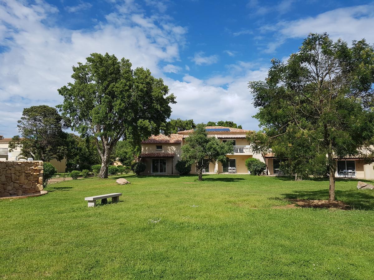 Residence Fiori Di Cala Rossa Lecci Kültér fotó