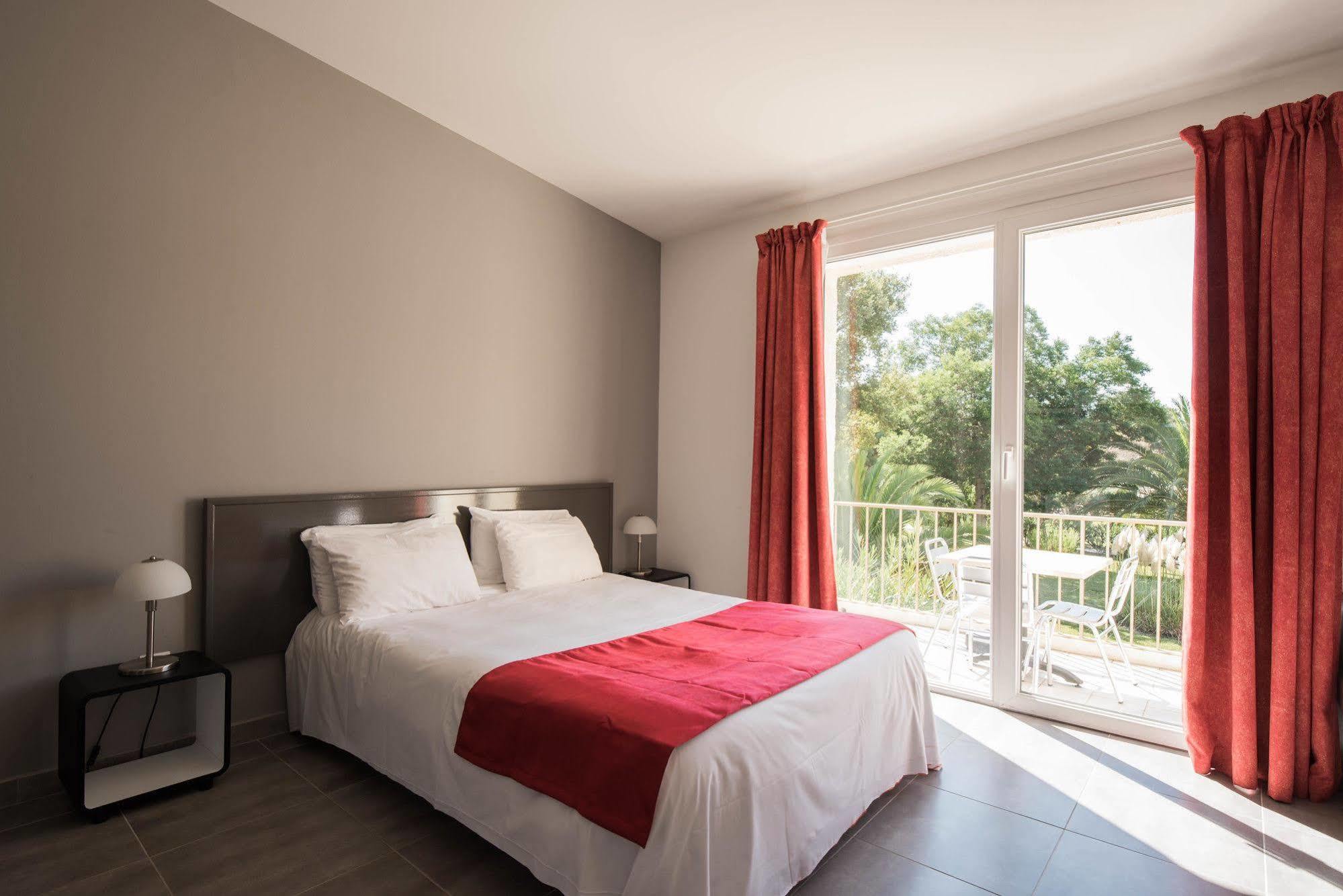 Residence Fiori Di Cala Rossa Lecci Kültér fotó