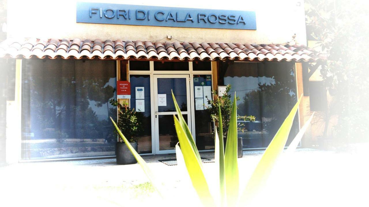 Residence Fiori Di Cala Rossa Lecci Kültér fotó