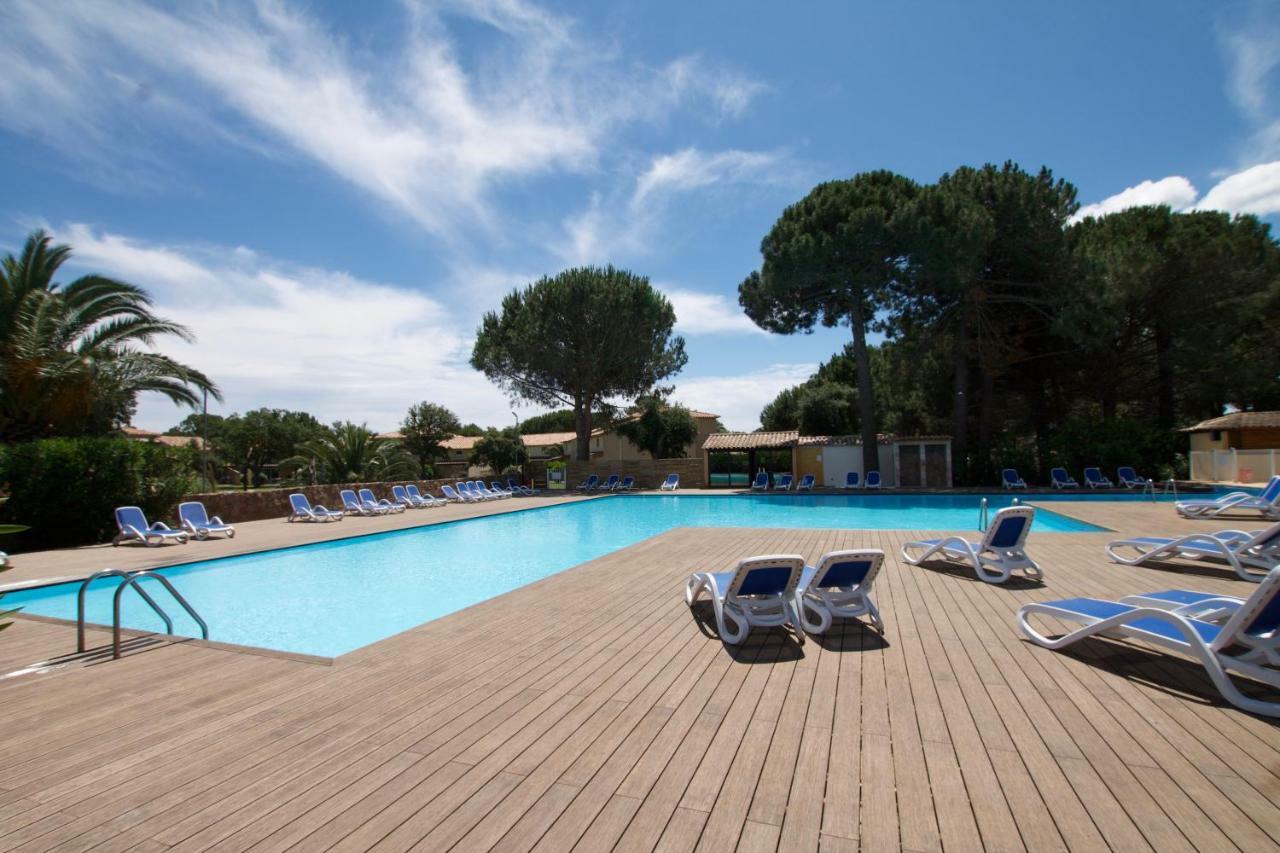 Residence Fiori Di Cala Rossa Lecci Kültér fotó