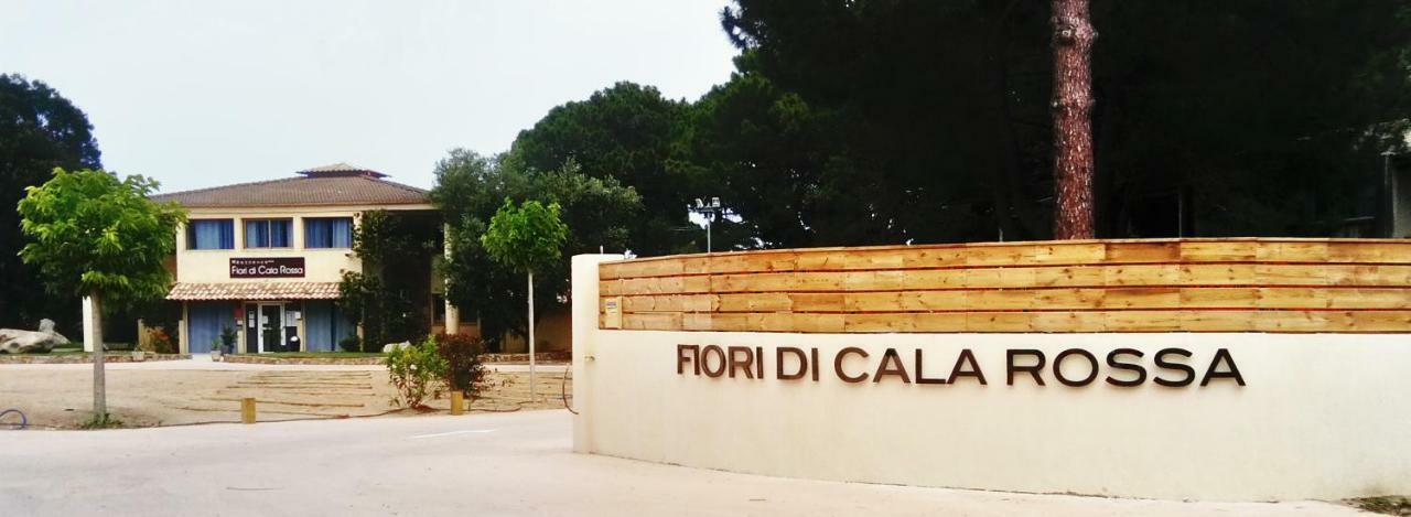 Residence Fiori Di Cala Rossa Lecci Kültér fotó