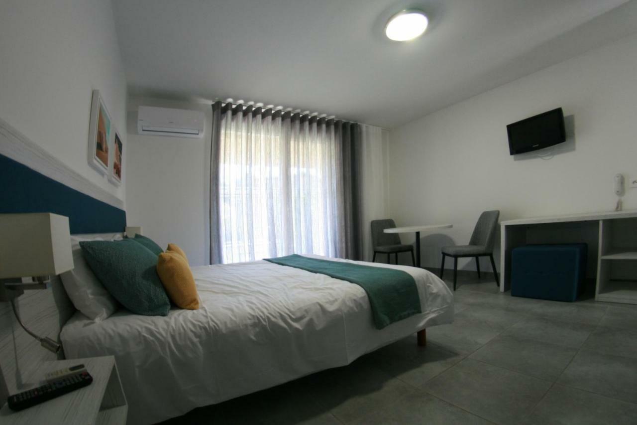Residence Fiori Di Cala Rossa Lecci Kültér fotó