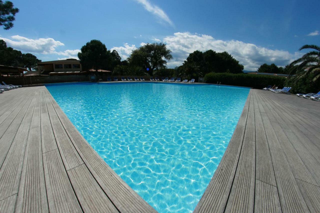 Residence Fiori Di Cala Rossa Lecci Kültér fotó