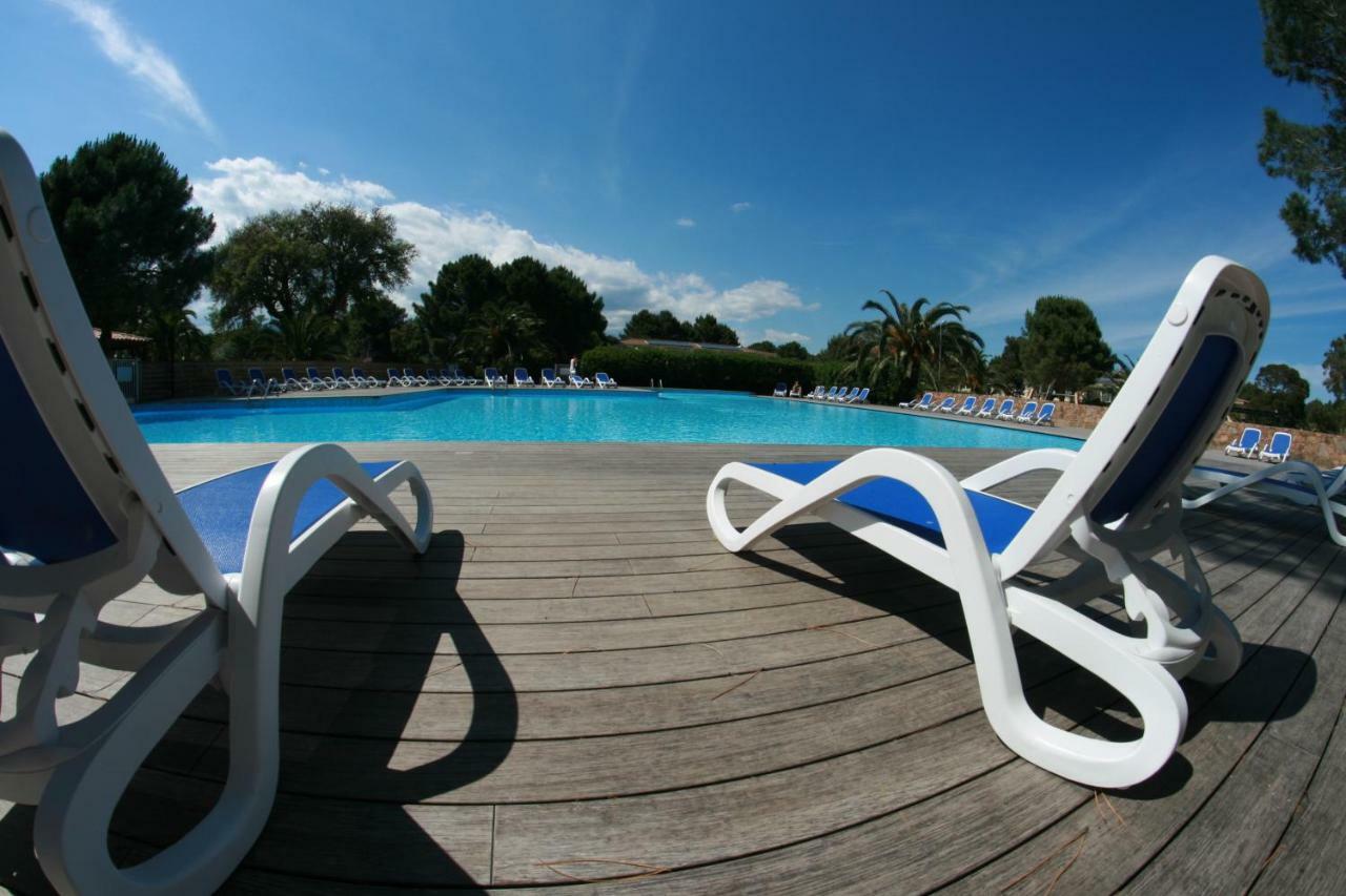 Residence Fiori Di Cala Rossa Lecci Kültér fotó